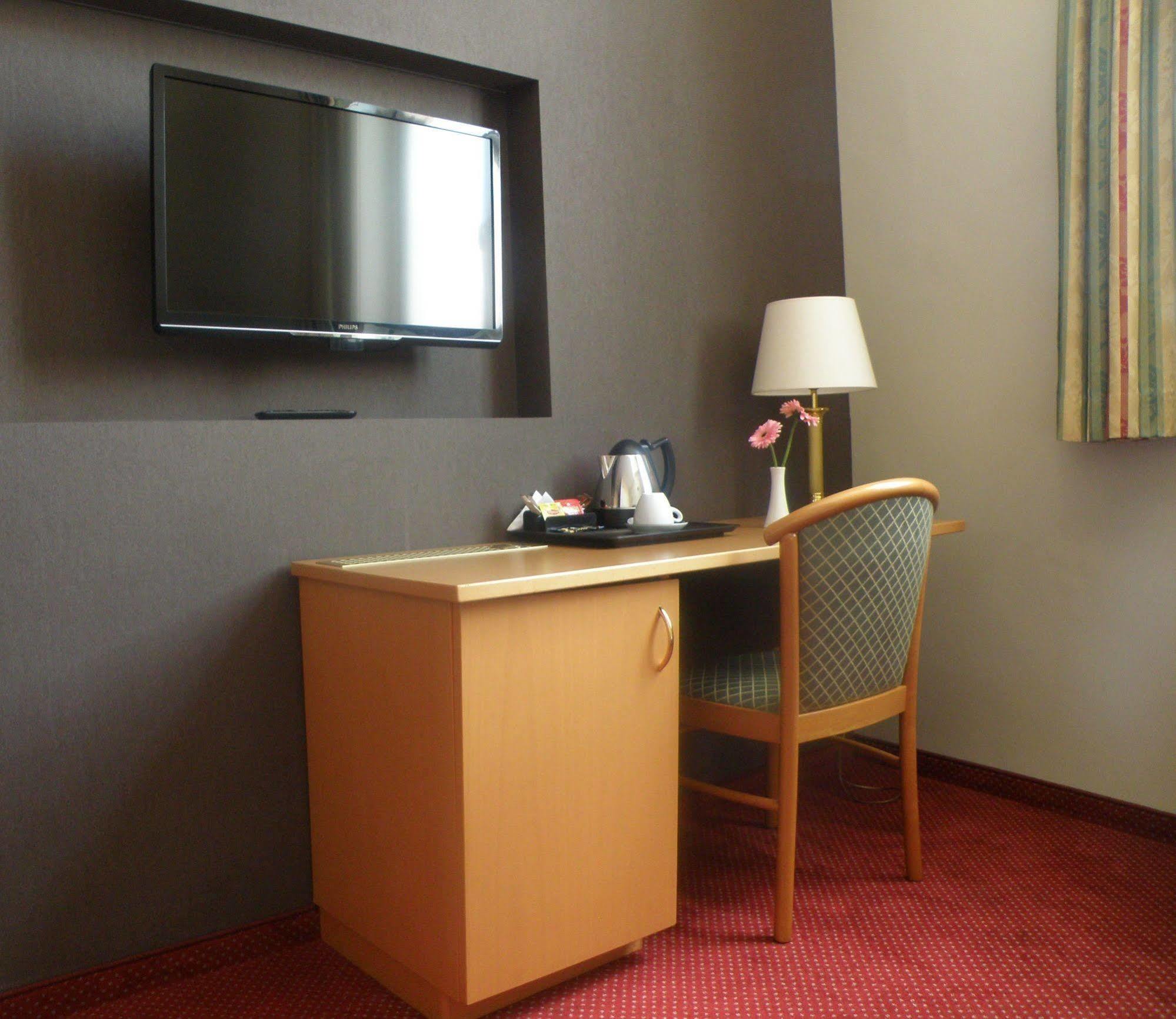 Albion Hotel إبير المظهر الخارجي الصورة