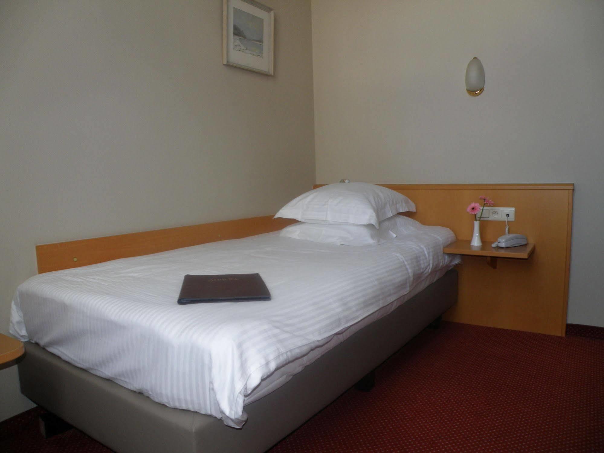 Albion Hotel إبير المظهر الخارجي الصورة