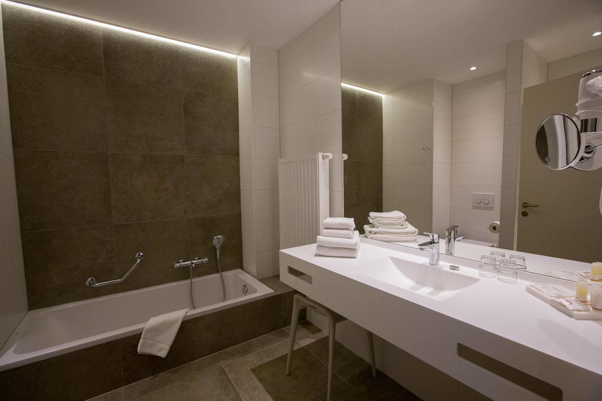 Albion Hotel إبير المظهر الخارجي الصورة